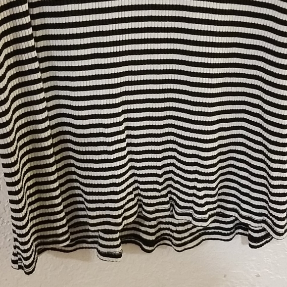 Torrid stripes - Picture 3 of 4
